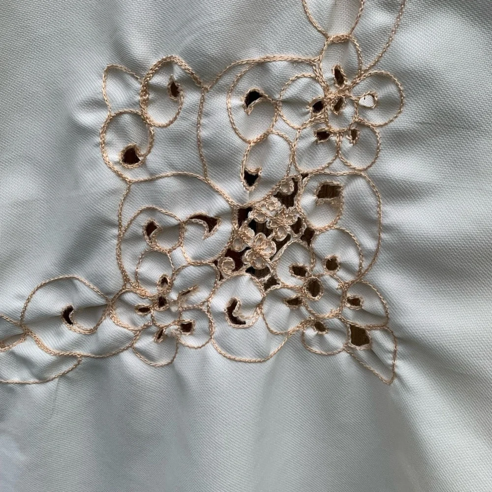 Vintage Embroidered Round Table Cloth 48” Biege